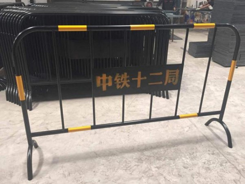 泊头黄黑铁马施工护栏